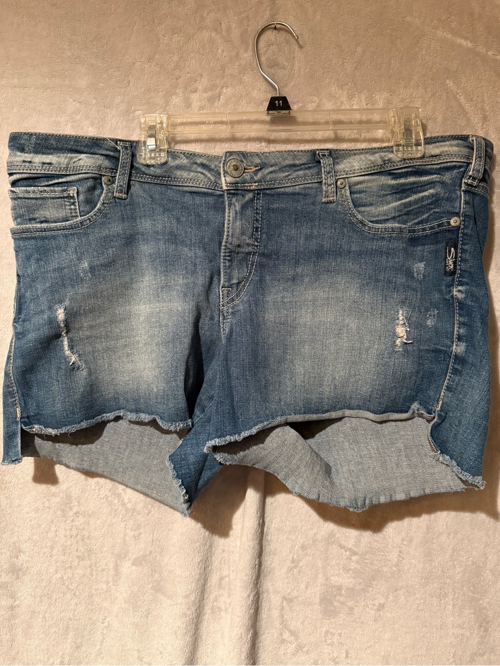 Silver Jeans Co. Aiko Distressed Denim Shorts Size 18